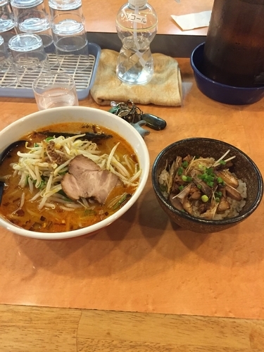 「ゴリララーメン＋チャーシュー丼=最強」@ゴリララーメンの写真