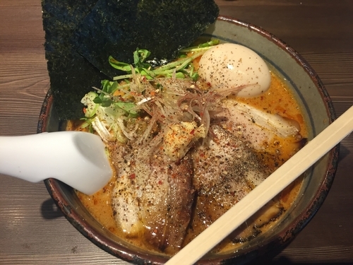 「辛口胡麻醤麺 (平打ち麺) 贅沢トッピング」@拉麺5510の写真