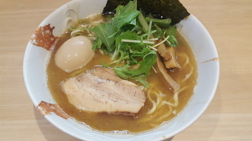 「醤油ラーメン＋味玉」@麺処つむじの写真