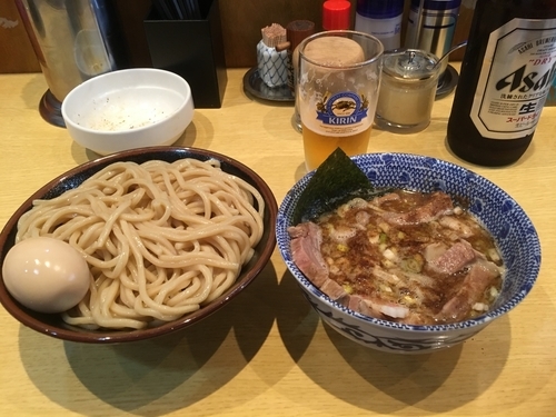 「つけ半チャーシュー＋ビール」@くり山の写真