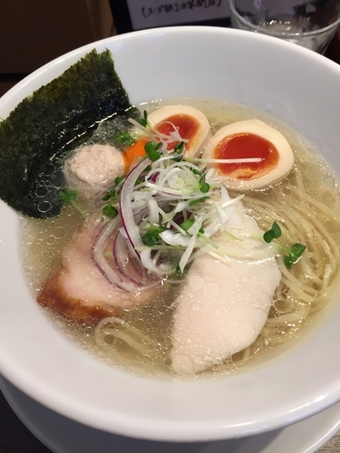「醤油ラーメン」@鶏喰～TRICK～の写真