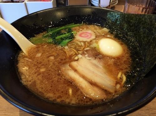 「川越とんこつ醤油（830円）」@一風堂 川越インター店の写真