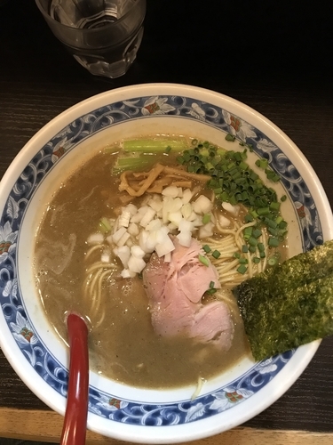 「煮干豚骨ラーメン 細麺」@麺処 夏海の写真