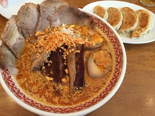 「デラックス担々麺(白)」@紅虎菜舗 佐野プレミアムアウトレット店の写真