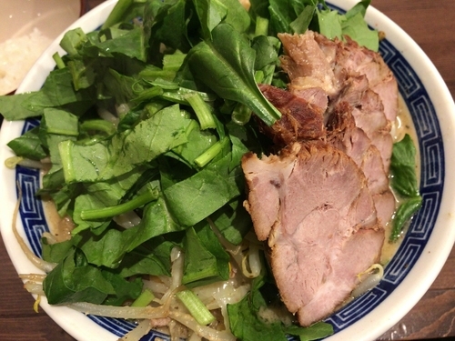 「味噌らー麺 チャーシュー・ほうれん草・しょうが・野菜多め＋飯」@麺や 神笑の写真