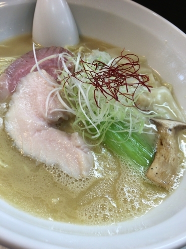 「【５周年記念】大山鶏と鯛煮干しの白湯らぁ麺 ８５０円」@桜台らぁ麺 美志満の写真