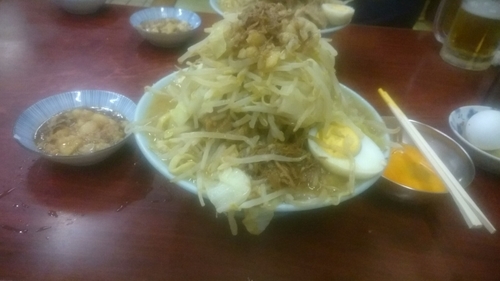 「富士丸ラーメン 生卵」@ラーメン富士丸 神谷本店の写真