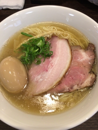 「塩ラーメン 味玉 昼ごはん 替玉 680+100+120+100」@かしわぎの写真