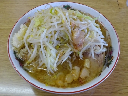「ラーメン（700円）ニンニクアブラ」@ラーメン二郎 栃木街道店の写真