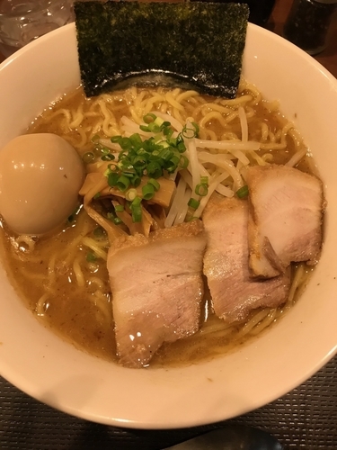 「味玉中華そば（大盛り）」@中華そば おかべの写真