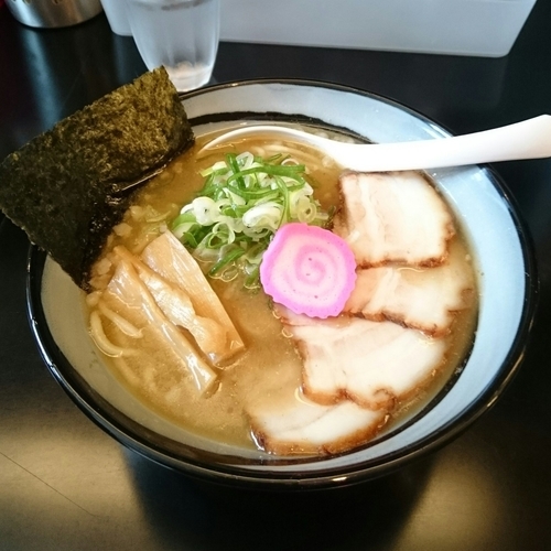 「肉 煮干し中華そば 塩 @800円」@ラーメン ツバメの写真