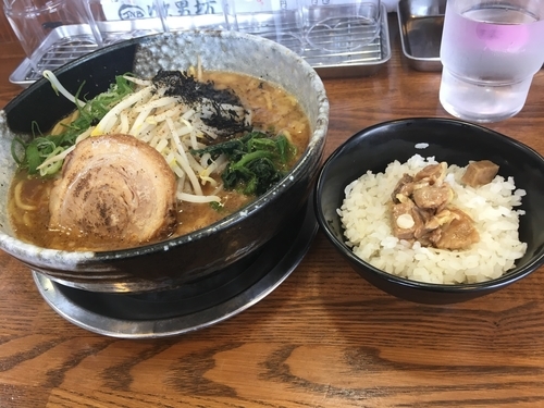 「新 黒豚麺 ¥670 + サービス豚めし 小」@らーめん次男坊の写真