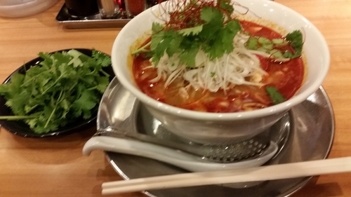「トムヤムパクチーラーメン　パクチー増し」@らあめん花月嵐 戸田美女木店の写真