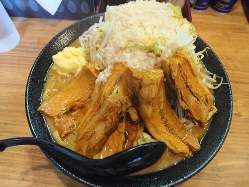 「ラーメン大（あぶら、しょうが）＋豚」@ガッツリ拉麺 鍛吉の写真