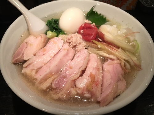 「冷やし梅塩生姜らー麺（肉玉入り）」@塩生姜らー麺専門店 MANNISHの写真