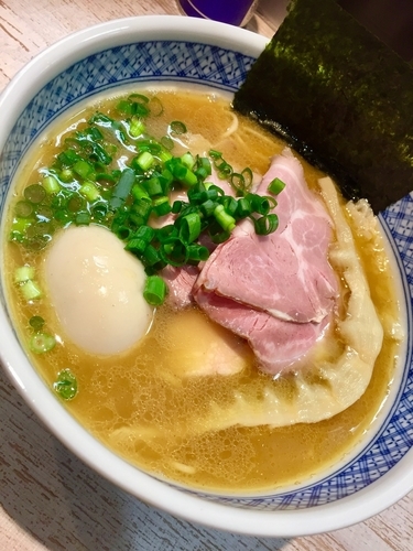 「【気まぐれ限定】鮮魚そば（味玉付）￥850」@中華そば 四つ葉の写真