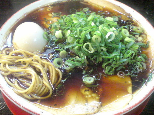 「松本ブラック中華そば(690円)＋ 玉子(100円)」@中華そば マルキ商店の写真