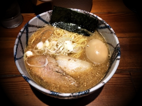 「醤油ラーメン大盛」@らーめん風来居 神田秋葉原店の写真