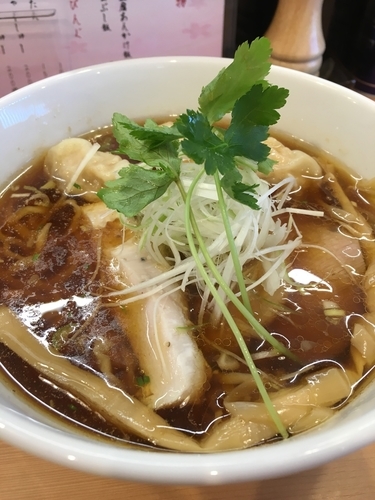「醤油わんたん麺（平打麺）」@麺や 一峯の写真