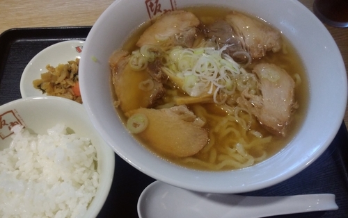 「喜多方ラーメン+半ライス」@喜多方ラーメン坂内 品川シーズンテラス店の写真