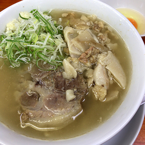 「小ラーメン　850円　ネギ　100円　生卵　50円」@ラーメン長嶋の写真