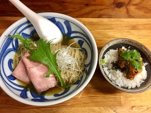 「【期間限定】冷製 緑茶と煮干の中華そば うなぎのひつまぶし付」@中華そば よしかわの写真