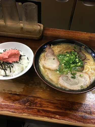 「味玉ラーメン 明太ご飯」@博多とんこつラーメン わ蔵 歌舞伎町店の写真
