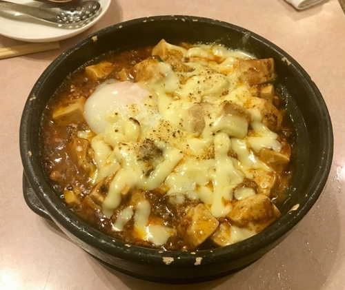 「チーズ入り汁なし麻婆カレー麺」@源来酒家の写真