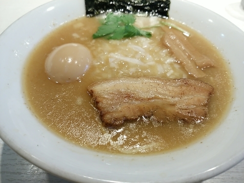 「煮干しラーメン 半熟玉子」@煮干し中華そば 一燈の写真