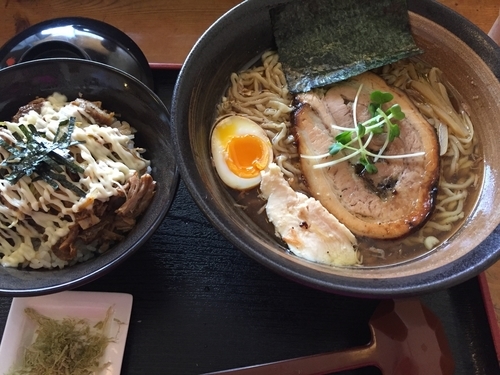 「ランチセット醤油（凪らーめん＋チャーシュー丼）…890円」@和風らーめん 凪の写真