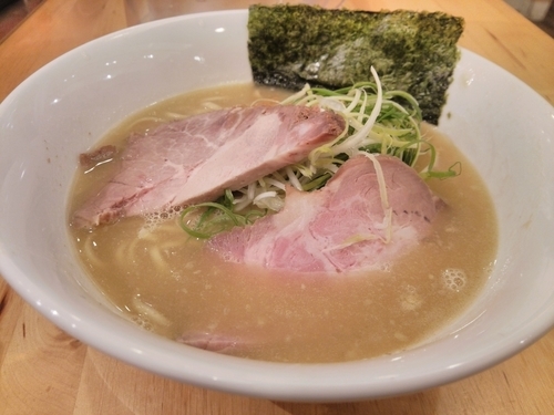 「鶏白湯ラーメン」@ラーメン つけ麺 竹麺亭の写真