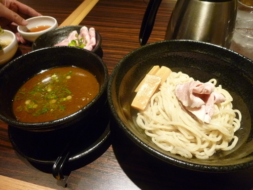 「醤油つけ麺」@らーめん 本竈 エスパル仙台店の写真