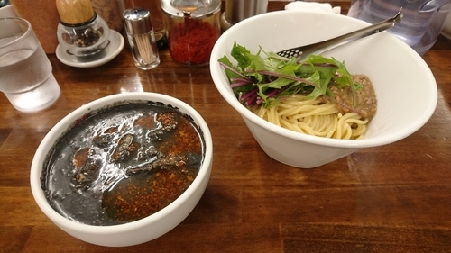 「【期間限定】冷やし黒味噌つけ麺(通称：ブラックデビル)」@麺屋庄太 津久井浜店の写真