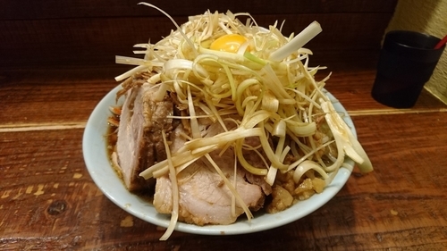 「中汁なし麺+ネギ+豚マシ」@立川マシマシの写真