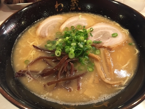 「わくらーめん@700円」@博多豚骨ラーメン わ蔵 高円寺店の写真