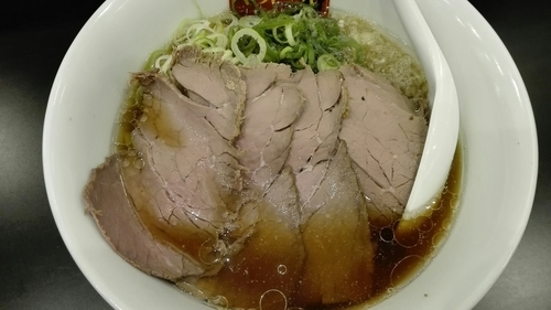 「贅沢醤油らあめん」@牛骨らぁ麺マタドール ANNEXの写真