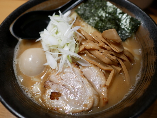 「濃厚ラーメン＋サービス味玉」@麺屋 炙りの写真