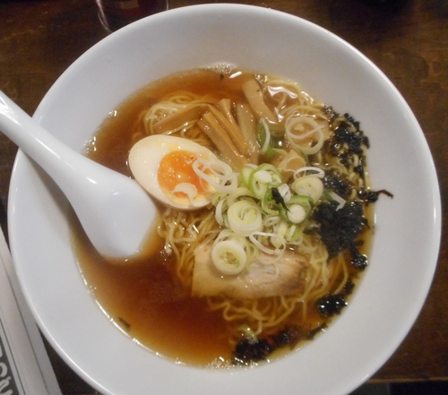 「煮干し中華そば　７００円」@濃厚担々麺・らーめんつけめん 仁の写真