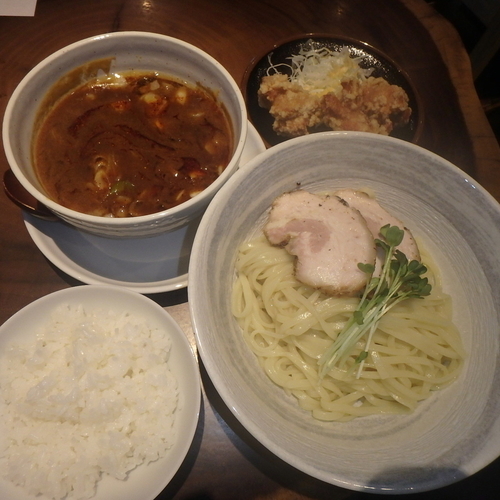 「カレーつけ麺(850円)、唐揚げセット(300円)」@らぁめん 真の写真