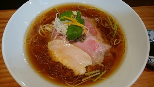 「鶏そば醤油（900円）」@麺LABOひろの写真