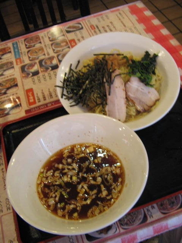 「正油つけ麵５３０円(ﾗﾝﾁｻｰﾋﾞｽ)通常６３０」@ラーメン王の写真