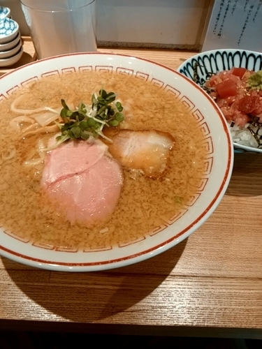 「蔵出しみそらーめん　トロたくちらし」@超多加水自家製手揉み麺 きたかた食堂の写真