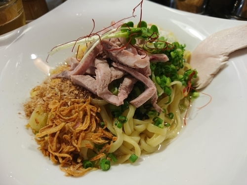 「冷しねぎ油そば(醤油)700円＋ビール」@麺庵 小島流の写真