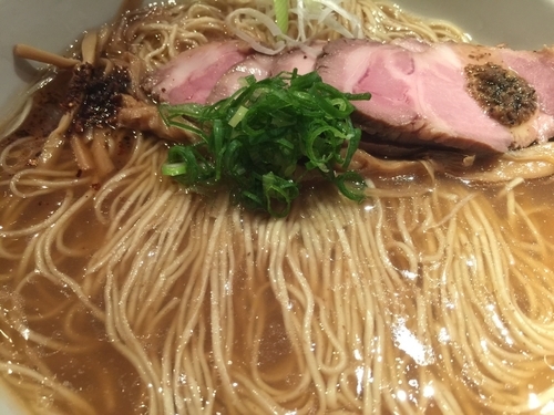 「煮豚そば（醤油）（大）」@SOBAHOUSE金色不如帰の写真