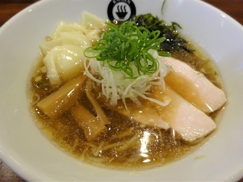 「冷し煮干そば （海老ワンタン入り）　　800円」@RAMEN GOTTSUの写真