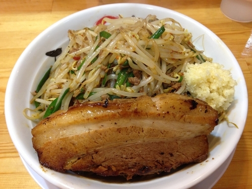 「男気皿台湾（ヘッド倍）」@らーめん まるはちの写真