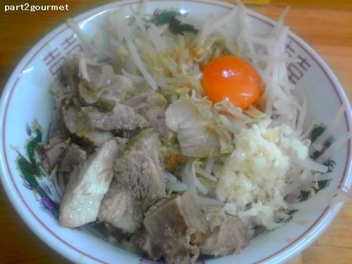 「まぜそば豚入り 「ニンニク」(960円)」@ラーメン 龍郎の写真