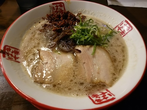 「本白味：かた　＋辛子高菜：無料　＋替玉：粉落とし」@きまぐれ八兵衛 安曇野本店の写真