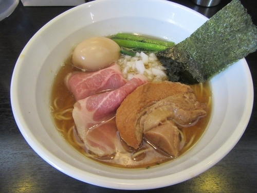 「煮干し味玉そば（８５０円）」@陽はまたのぼるの写真