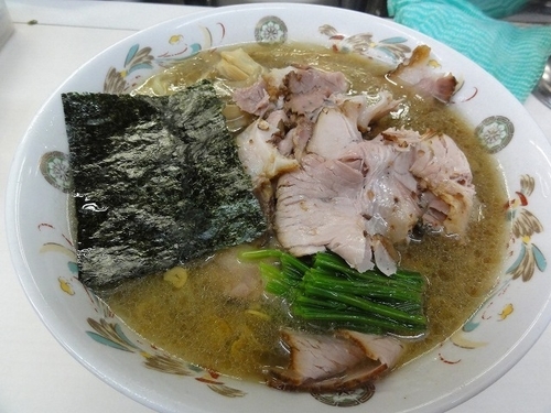 「青島チャーシュー大盛900円 麺硬め　チャーシュー100円」@青島食堂 秋葉原店の写真